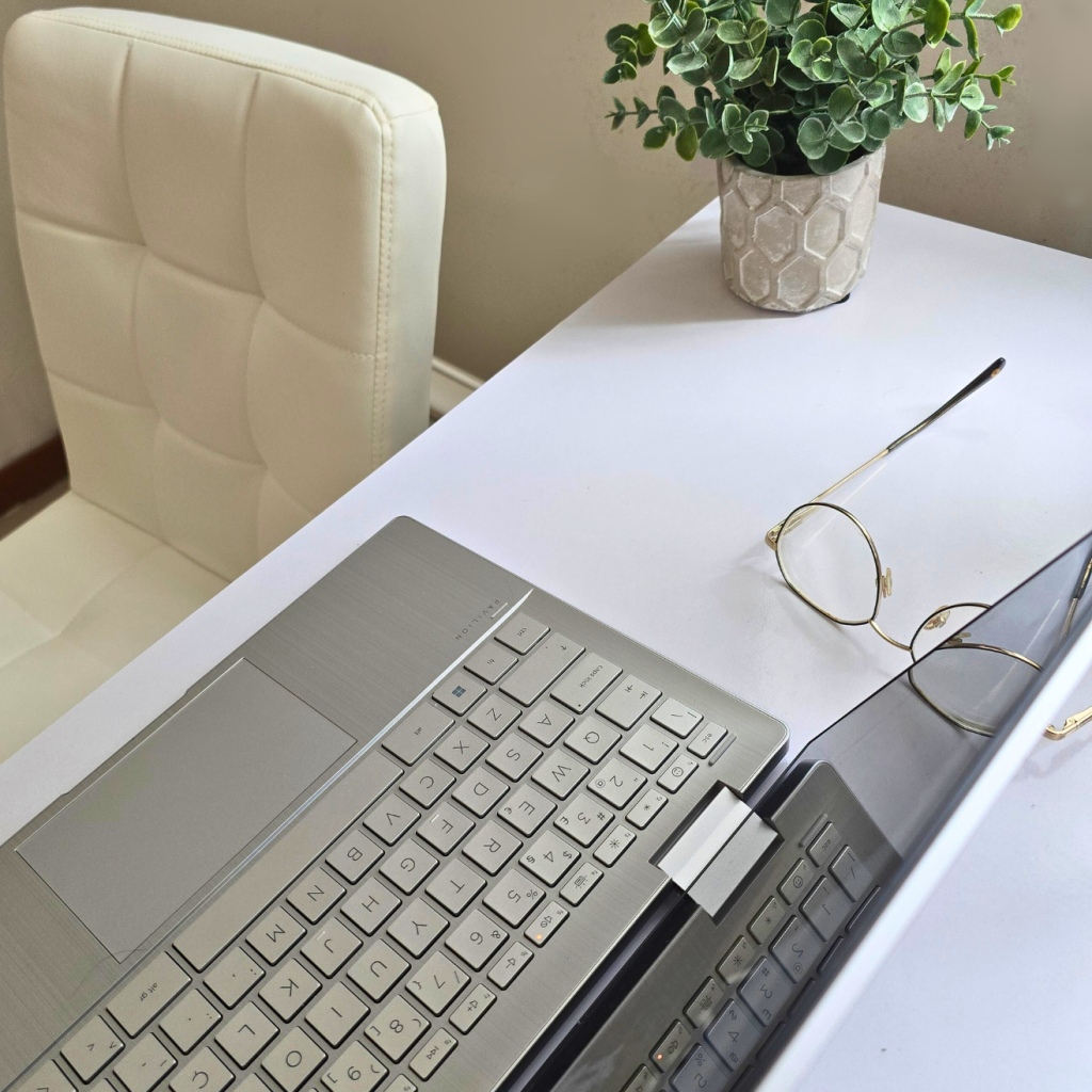 consultoria turismo tablet com texto proposta de serviços